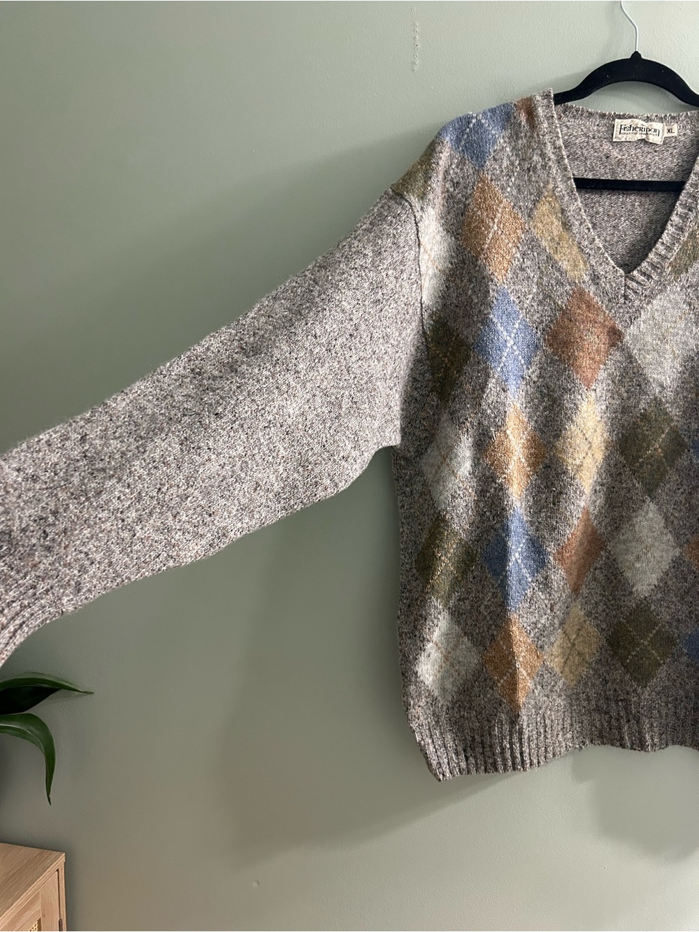 Vintage lambswool and silk argyle knit v neck sweater made in Ireland - Picture 2 of 8